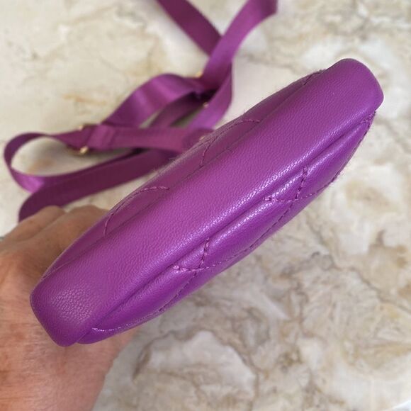 NWOT Sondra Roberts Squared Quilted Vegan Leather Cross Body Wallet Phone Bag - Picture 7 of 11